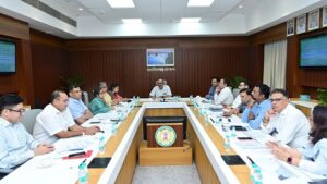 मुख्य सचिव ने की महत्वपूर्ण योजनाओं के क्रियान्वयन की समीक्षा, डेटा आधारित निगरानी पर जोर, अंतिम छोर के व्यक्ति तक योजनाओं का लाभ पारदर्शी तरीके से पहुँचाने के निर्देश