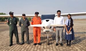 ’फाइटर प्लेन और कॉकपिट का लिया रोमांचक अनुभव, एयरक्राफ्ट की कार्यप्रणाली समझकर बढ़ाया ज्ञान’, ’सक्ति जिले के 24 होनहार विद्यार्थियों ने किया एयरपोर्ट भ्रमण’