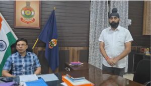 Raigarh News: ऑनलाइन IPL सट्टा नेटवर्क पर रायगढ़ पुलिस की बड़ी कार्रवाई, सट्टा खाईवाल ने एसपी ऑफिस में किया सरेंडर, आरोपी ने सट्टे के कारोबार से तौबा कर मुख्यधारा में लौटने की कही बात