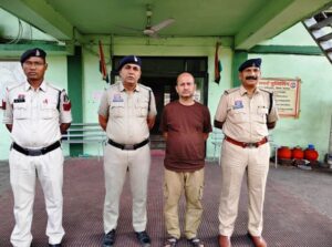 Raigarh: “ऑपरेशन अंकुश” के तहत रायगढ़ पुलिस की जुआ-सट्टा पर लगातार कार्रवाई, ऑनलाइन क्रिकेट सट्टा मामले के फरार खाईवाल गिरफ्तार