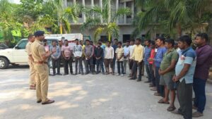 Raigarh News: 29 संदिग्ध कबाड़ी और फेरीवालों को थाने लाकर की गई तस्दीक, संपत्ति संबंधी अपराधों की रोकथाम और चोरी के स्रोत पर कार्रवाई के लिए चलाया गया विशेष अभियान