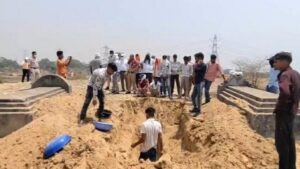 CG News: विवाहिता की मौत का रहस्य गहराया, चार दिन बाद कब्र से निकाला गया शव