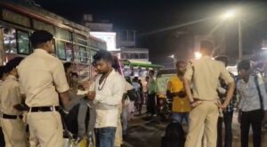 Raigarh News: ‘विजुअल पुलिसिंग’ से शहर में सुरक्षा का मजबूत एहसास, प्रमुख बाजारों व संवेदनशील क्षेत्रों में पैदल उतरी रायगढ़ पुलिस, बाजारों व सार्वजनिक स्थलों पर बढ़ाई गई पुलिस की मौजूदगी