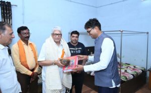सेवा, सुशासन और जनकल्याण के 12 वर्ष: वित्त मंत्री ओ.पी. चौधरी ने प्रबुद्धजनों से किया संवाद, विशेष जनसंपर्क अभियान के तहत वरिष्ठ नागरिकों, शिक्षाविद् एवं अधिवक्ता का किया सम्मान