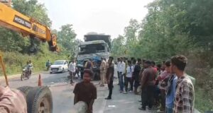 CG में दो ट्रेलरों की भीषण टक्कर, एक चालक की मौत, दूसरा फरार, पुलिस मामले की जांच में जुटी