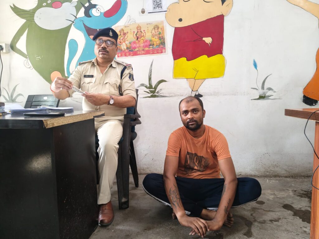 Raigarh News: ऑपरेशन क्लीन हंट” के तहत कोतवाली पुलिस की बड़ी सफलता, एनडीपीएस एक्ट का फरार गांजा तस्कर गिरफ्तार