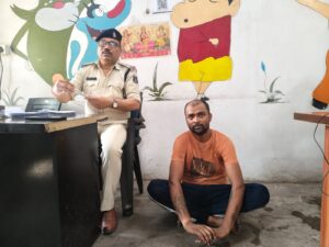 Raigarh News: ऑपरेशन क्लीन हंट” के तहत कोतवाली पुलिस की बड़ी सफलता, एनडीपीएस एक्ट का फरार गांजा तस्कर गिरफ्तार