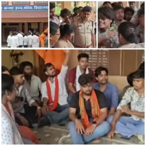 कार्मेल स्कूल में कलावा-तिलक प्रतिबंध के विरोध में एबीवीपी का उग्र प्रदर्शन