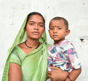 ’मां की मुस्कान, बच्चे का उज्ज्वल भविष्य : प्रधानमंत्री मातृ वंदना योजना बनी भरोसे की साथी’,  ’पदमनी और मधु को मिला मातृत्व का संबल, आर्थिक सहायता से बढ़ा आत्मविश्वास और खुशियां’