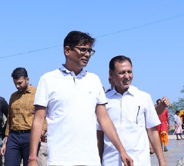 ओ पी चौधरी- संकल्प शक्ति से वक्त का साँचा बदल देने वाला एक असाधारण व्यक्तित्व