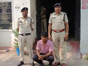 Raigarh:ऑपरेशन क्लीन हंट में कोतवाली पुलिस ने मारपीट के फरार आरोपी को गिरफ्तार कर भेजा न्यायिक रिमांड पर