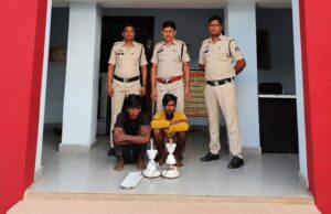 Raigarh News: स्कूल चोरी मामले का 24 घंटे के भीतर खुलासा, दो आरोपी गिरफ्तार, चौकी खरसिया पुलिस की त्वरित कार्रवाई