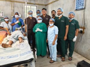 Raigarh News: किरोड़ीमल जिला चिकित्सालय में पहली बार सफल स्पाइन सर्जरी, स्पाइनल कैनाल स्टेनोसिस से पीड़ित मरीज को मिली राहत