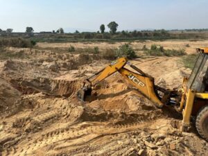 CG में अवैध खनन पर प्रशासन की बड़ी कार्रवाई, वैध खनिज उत्खनन एवं परिवहन, अवैध उत्खनन मार्ग ध्वस्त, वाहन जब्त