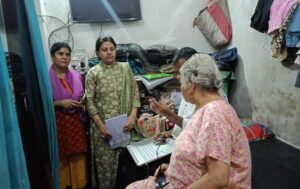 Raigarh News: महतारी वंदन की ई केवाइसी में और तेजी,अब घर-घर पहुंचकर कराया जा रहा ई-केवाईसी, वृद्ध, दिव्यांग एवं अस्वस्थ महिलाओं के घर पहुंच रही टीम, कोई भी हितग्राही न छूटे इसका विशेष ध्यान