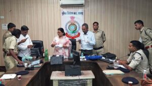 Raigarh News: रायगढ़ पुलिस कंट्रोल रूम में प्रशिक्षु उप निरीक्षकों एवं थानों के आरक्षकों को आधुनिक वैज्ञानिक अनुसंधान तकनीकों का प्रशिक्षण