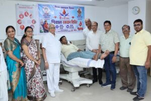 Raigarh: विश्व रक्तदान दिवस पर मेडिकल कॉलेज ब्लड बैंक में विशाल रक्तदान शिविर सम्पन्न