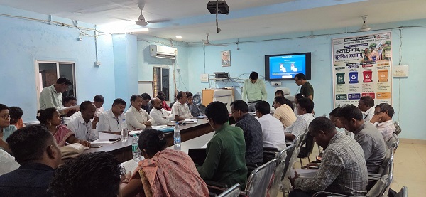 Raigarh: स्वच्छ भारत मिशन (ग्रामीण) के तहत एसडब्ल्यूएम रुल्स 2026 की तैयारियों पर जोर, घरघोड़ा एवं रायगढ़ में समीक्षा बैठक आयोजित
