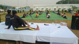 योग दिवस पर ओजस योग मंदिर का ‘योग महायज्ञ’: रायगढ़ में एक साथ 7 जगहों पर 300 से अधिक लोगों ने किया योग