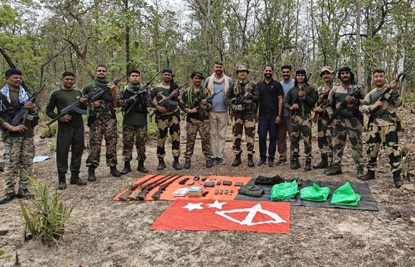 कांकेर में पुलिस-बीएसएफ की बड़ी कार्रवाई, नक्सल डंप का भंडाफोड़, जंगल से मिला हथियारों का जखीरा