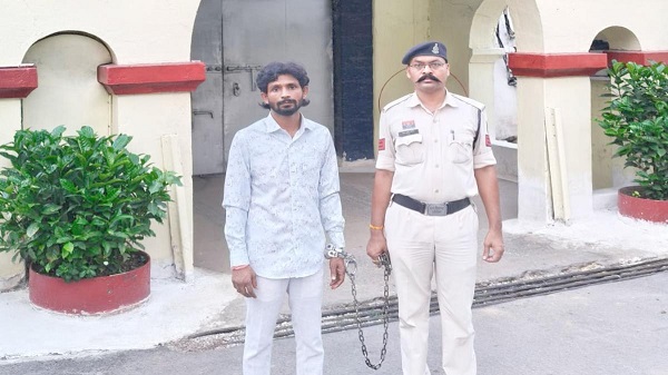 CG News: नशा तस्कर मुकेश बनिया पर बड़ी कार्रवाई, 42 लाख की संपत्तियां अटैच