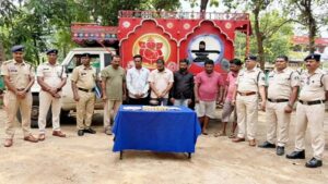 CG: घर से सोना निकलवाने और बीमारी दूर करने का झांसा 5 लाख की ठगी, गिरोह के 6 लोग गिरफ्तार