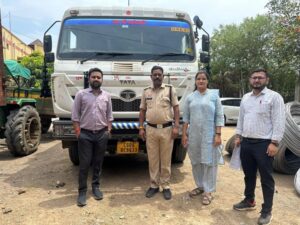 CG: खनिजों के अवैध उत्खनन और परिवहन कार्रवाई, रेत के अवैध परिवहन मामले में हाईवा जब्त