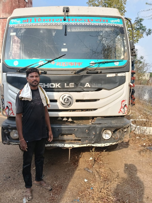 CG News: मुरम और रेत के खनन और परिवहन के मामले में एक जेसीबी और दो हाईवा जब्त