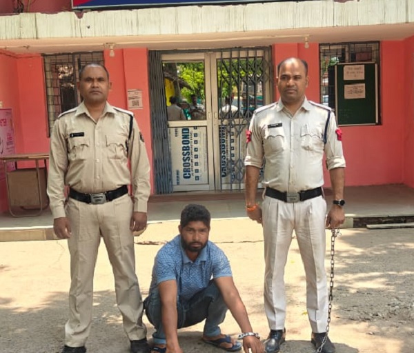 Raigarh News: ट्रेलर डकैतीकांड का फरार आरोपी कोरबा से गिरफ्तार, तमनार पुलिस की बड़ी सफलता, अब तक 8 आरोपी गिरफ्तार, एक अन्य फरार आरोपी की तलाश जारी