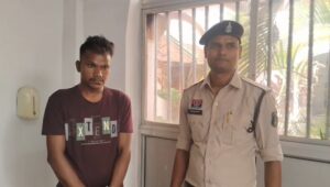 Raigarh News: दुष्कर्म, ब्लैकमेलिंग और सोशल मीडिया में अश्लील फोटो-वीडियो वायरल करने वाला आरोपी गिरफ्तार, खुद को पुलिसकर्मी बताकर महिला का विश्वास जीता, सिक्योरिटी गार्ड निकला आरोपी