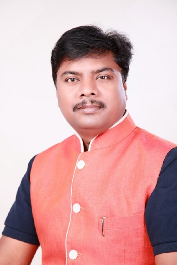 ’हरियर छत्तीसगढ़ हमारी पहचान, पर्यावरण संरक्षण हमारी जिम्मेदारी- वन मंत्री केदार कश्यप’, ’विश्व पर्यावरण दिवस पर वन मंत्री ने प्रदेशवासियों को दी बधाई, पौधा लगाने का किया आह्वान’