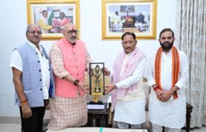   केंद्रीय मंत्री गिरिराज सिंह ने मुख्यमंत्री विष्णुदेव साय से की सौजन्य भेंट, कहा- द्र-राज्य समन्वय से विकास को मिलेगी नई गति