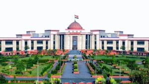 18 साल पुराने शिक्षक भर्ती घोटाले में बड़ा मोड़! 7 टीचरों की गिरफ्तारी पर हाईकोर्ट ने लगाई फिलहाल रोक