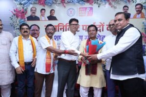 Raigarh News: नामनिर्दिष्ट पार्षदों के शपथ ग्रहण समारोह में शामिल हुए वित्त मंत्री ओपी चौधरी