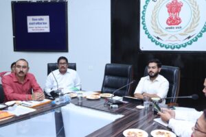 विद्यालय को उत्कृष्टता का केंद्र बनाने के लिए नेतृत्वकारी भूमिका निभाएं प्राचार्य-जिप सीईओ