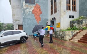 Raigarh: लगातार बारिश के बीच कलेक्टर ने शहर के बाढ़ एवं जल भराव संभावित क्षेत्रों का किया निरीक्षण