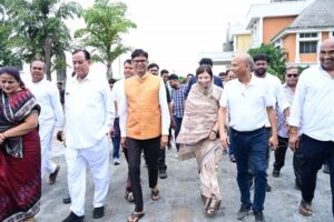  माँ चन्द्रहासिनी आरोग्य धाम का हुआ भूमिपूजन, क्षेत्र को मिलेगी आधुनिक स्वास्थ्य सुविधाएँ, वित्त मंत्री ओपी चौधरी ने कहा- माँ चन्द्रहासिनी आरोग्य धाम बनेगा जनसेवा का नया केंद्र