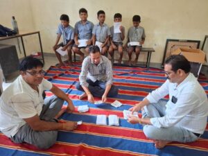 Raigarh News: बच्चों ने गुप्त मतदान से चुनी अपनी सरकार, लोकतंत्र का व्यवहारिक पाठ पढ़ा रहे विद्यालय