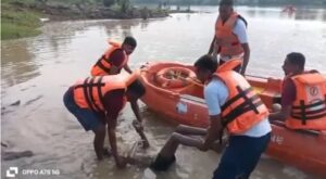 शिवनाथ नदी के तेज बहाव में बहे दो बच्चे, एक का शव बरामद