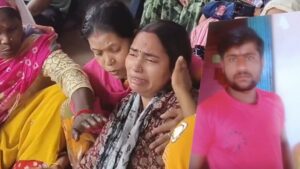 CG News: जेसीबी ने स्कूटी सवार दो युवकों को मारी जोरदार टक्कर, एक की मौके पर मौत, दूसरे की हालत गंभीर