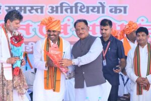 मुख्यमंत्री विष्णुदेव साय ने बम्हनीडीह के विकास की नई यात्रा का किया शुभारंभ हसदेव नदी पर पुल, बिजली विभाग का सब डिवीजन कार्यालय और सर्वसुविधायुक्त मंगल भवन की घोषणा