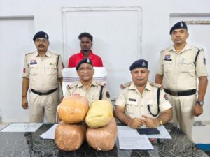 रायगढ़ रेलवे स्टेशन पर 8.160 किलो गांजा जब्त, एक तस्कर गिरफ्तार