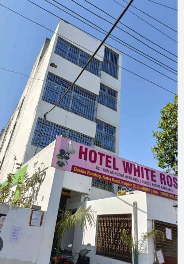 Raigarh: होटलों की सघन जांच अभियान : सुरक्षा मानकों में लापरवाही पर पुलिस ने दी होटल संचालक को समझाइश, उग्र होन पर पुलिस ने की सख्त विरुद्ध कार्रवाई