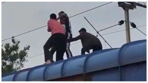 CG News: मालगाड़ी के ऊपर चढ़ा मानसिक रोगी, आरपीएफ ने ओएचई बंद कराकर बचाया