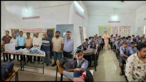 Raigarh: जरुरतमंद स्कूल सामाग्री पाकर बच्चों के खिले चेहरे, रोटरी क्लब ऑफ रायगढ़ ग्रेटर की पहल