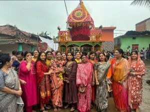 Raigarh: अखिल भारतीय मारवाड़ी महिला सम्मेलन ने मनाया रथोत्सव, श्री हरि बोल के मंत्र से गुंजायमान हुआ कनकतुरा