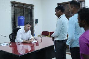 Raigarh News: जनदर्शन में कलेक्टर ने सुनी आमजन की समस्याएं, अधिकारियों को समयबद्ध एवं नियमानुसार निराकरण के दिए निर्देश