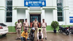 Raigarh News: कोतरलिया में मोबाइल झपटमारी का खुलासा, चाचा-भतीजा निकले लुटेरे, दोनों गिरफ्तार