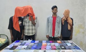 Jashpur News: बगीचा पुलिस ने 18.75 लाख की मोबाइल चोरी का किया खुलासा, 4 आरोपी गिरफ्तार, 47 मोबाइल बरामद