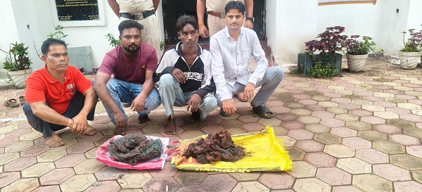 Raigarh: स्कूल निर्माणाधीन भवन में चोरी, चोरी में शामिल 6 आरोपी और 2 कबाड़ी गिरफ्तार, चोरी के नए वायर जलाकर निकाला तांबा, कबाड़ियों को बेचा; स्कूटी, जले हुए तार और नकदी जब्त